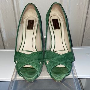 Zara green suede peep toe pumps
